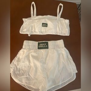 Never worn daily drills adjustable bubble bra & sports set!